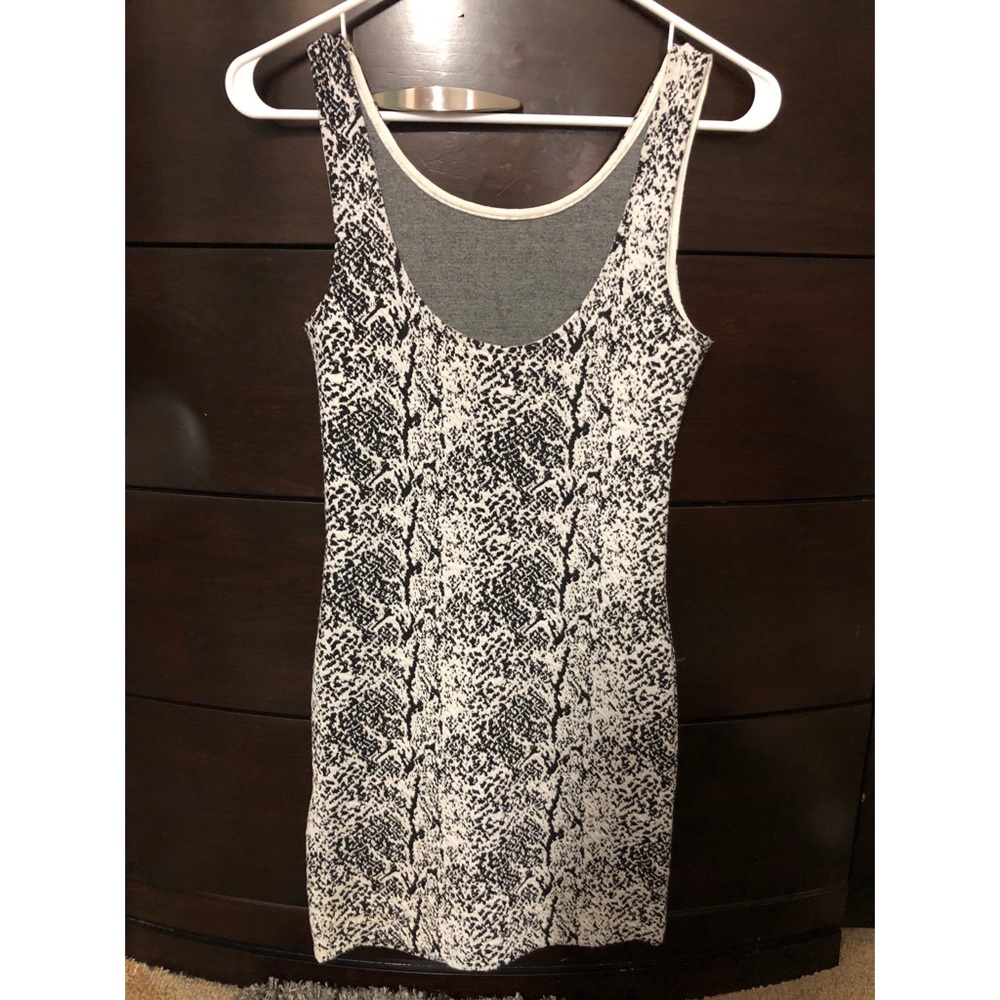 Black and white H&M soft dress